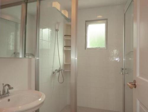 Shisa House Bathroom