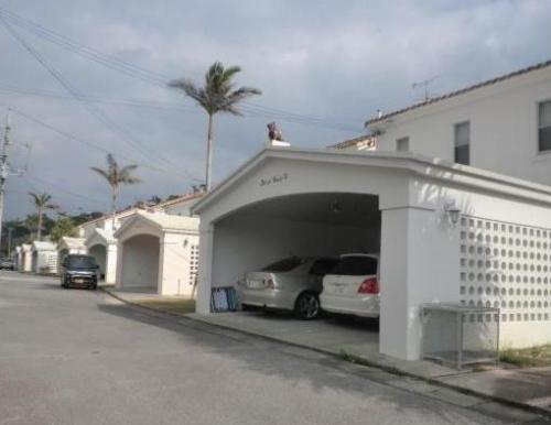 Shisa House Garage view